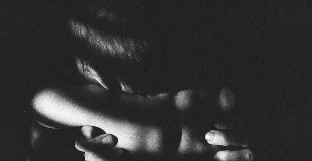 Steve Attardoは、社会状況にこだわりが強い、ドキュメンタリースタイルの写真家です。また、写真家として活躍する以外に、10年以上にわたって、ニューヨークタイムズ、ニューズウィーク、ランダムハウス、ハーパーコリンズなどの出版物のデザイナーとアートディレクターとしても活躍してきました。